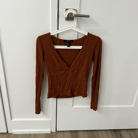 SEXY LOW CUT TOP - Picture 3 of 3